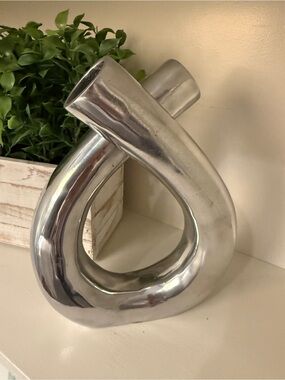 Chiasso Exclusive Sculptural Aluminum Vase Modernist Loop Silver Decor